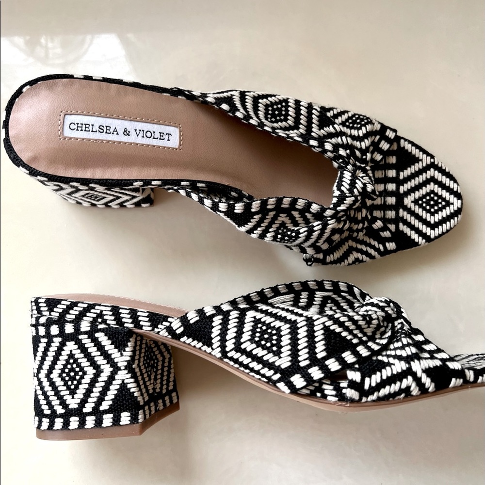 black and white print sandal